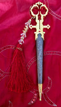 Load image into Gallery viewer, Renaissance Style Bodice Scissors in Sheath, Dagger Sharp PLUS FREE FOB!
