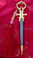 Load image into Gallery viewer, Renaissance Style Bodice Scissors in Sheath, Dagger Sharp PLUS FREE FOB!