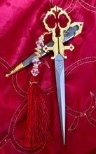 Load image into Gallery viewer, Renaissance Style Bodice Scissors in Sheath, Dagger Sharp PLUS FREE FOB!