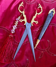 Load image into Gallery viewer, Renaissance Style Bodice Scissors in Sheath, Dagger Sharp PLUS FREE FOB!