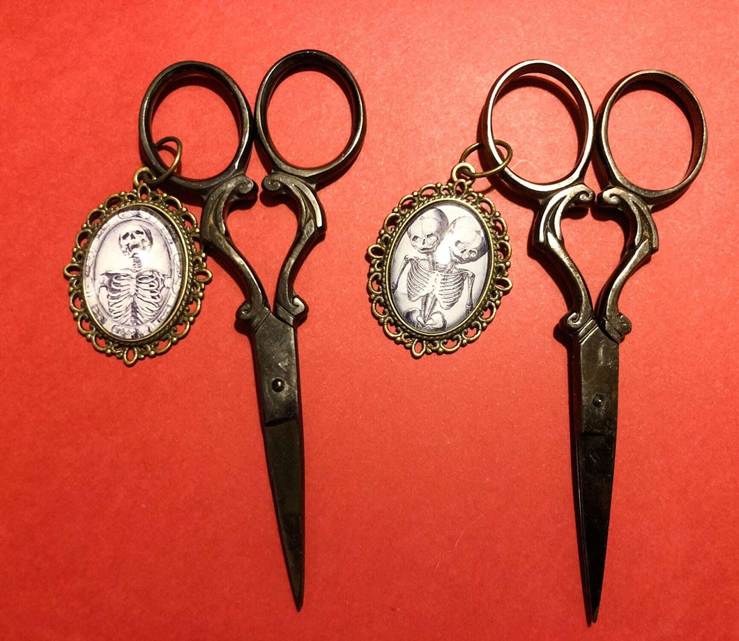 Embroidery scissors with numerous kinds of spooky fobs